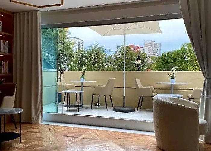 L Heritage Tennyson Apartment
