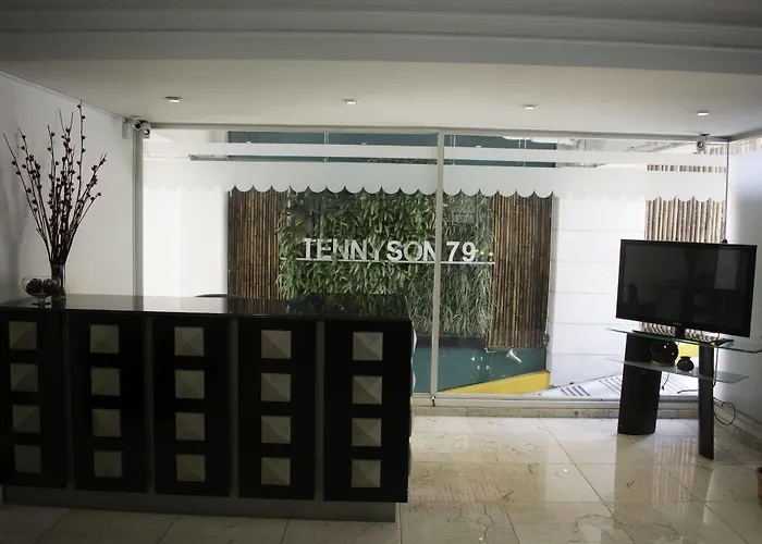 L Heritage Tennyson Apartment *